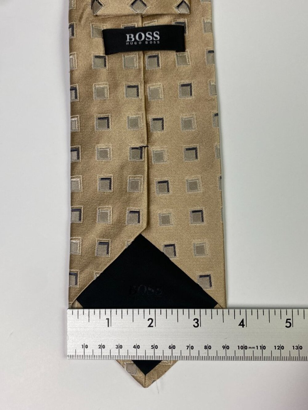 Hugo Boss Tie Gold Tan Geometric Squares Cubes Silk Italy Necktie - Picture 6 of 6